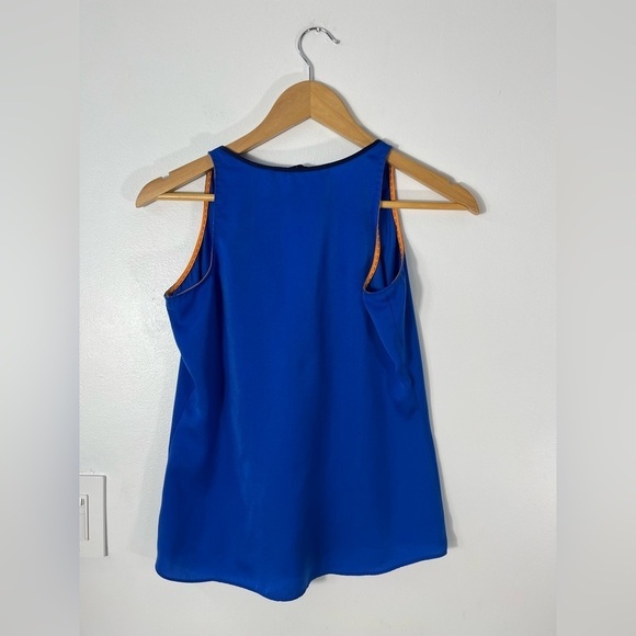 T Tahari Petite Womens Top Sz XS Royal Blue Sleeveless Ruffle V Neck Blouse Cami - Picture 4 of 6